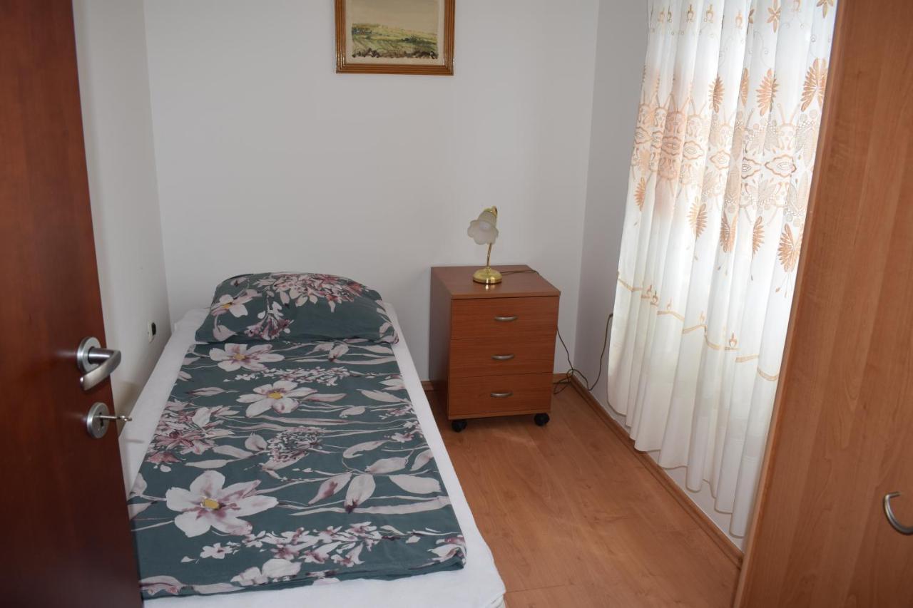 Esperanza Apartment พูลา ภายนอก รูปภาพ