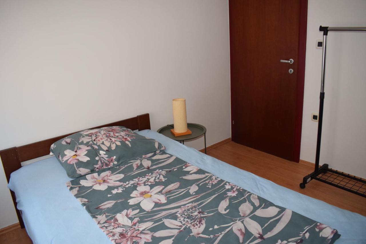 Esperanza Apartment พูลา ภายนอก รูปภาพ